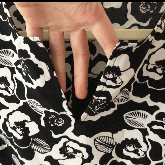 Paris Sunday | Black & White Floral Print Elbow Sleeve Shift Dress *NWT* - Picture 3 of 10